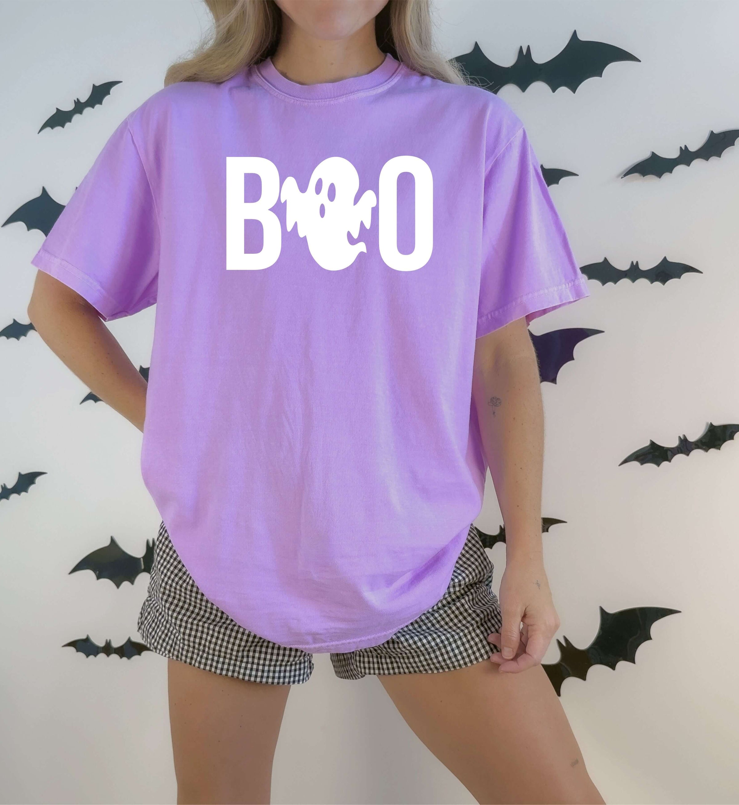 Women's Halloween Oversized T-Shirt - Spooky Ghost & Skull Graphic Tee For Fall